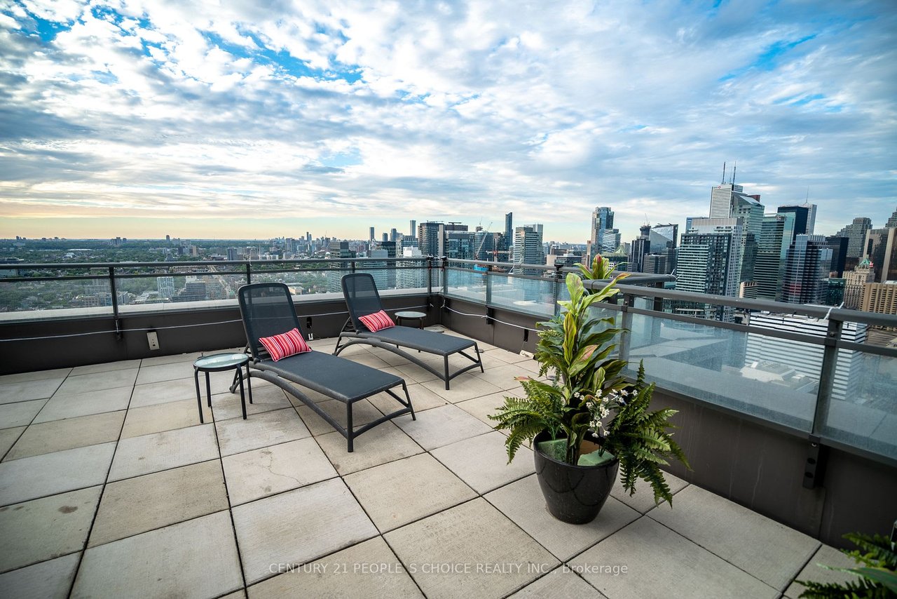 REMARKABLE PENTHOUSE 