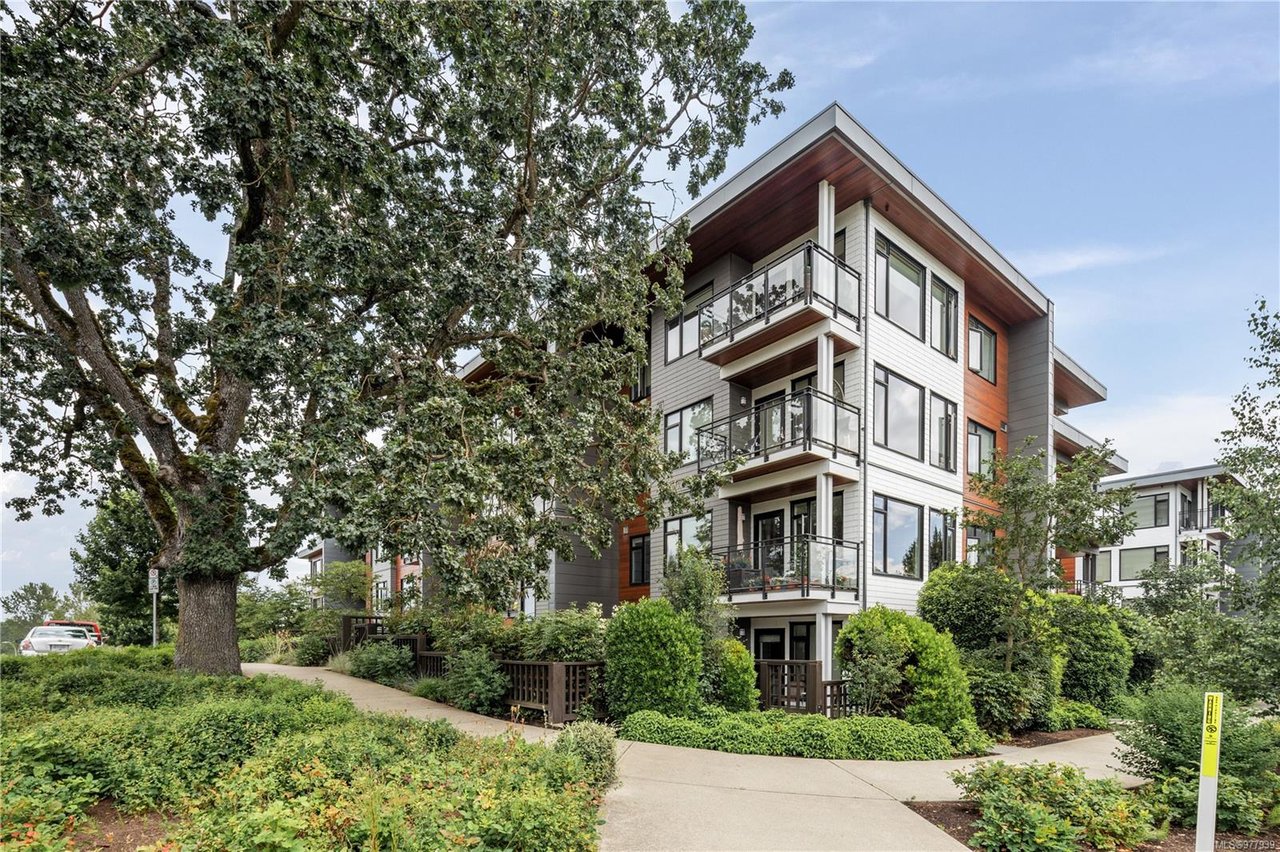 302-3815 Rowland Ave