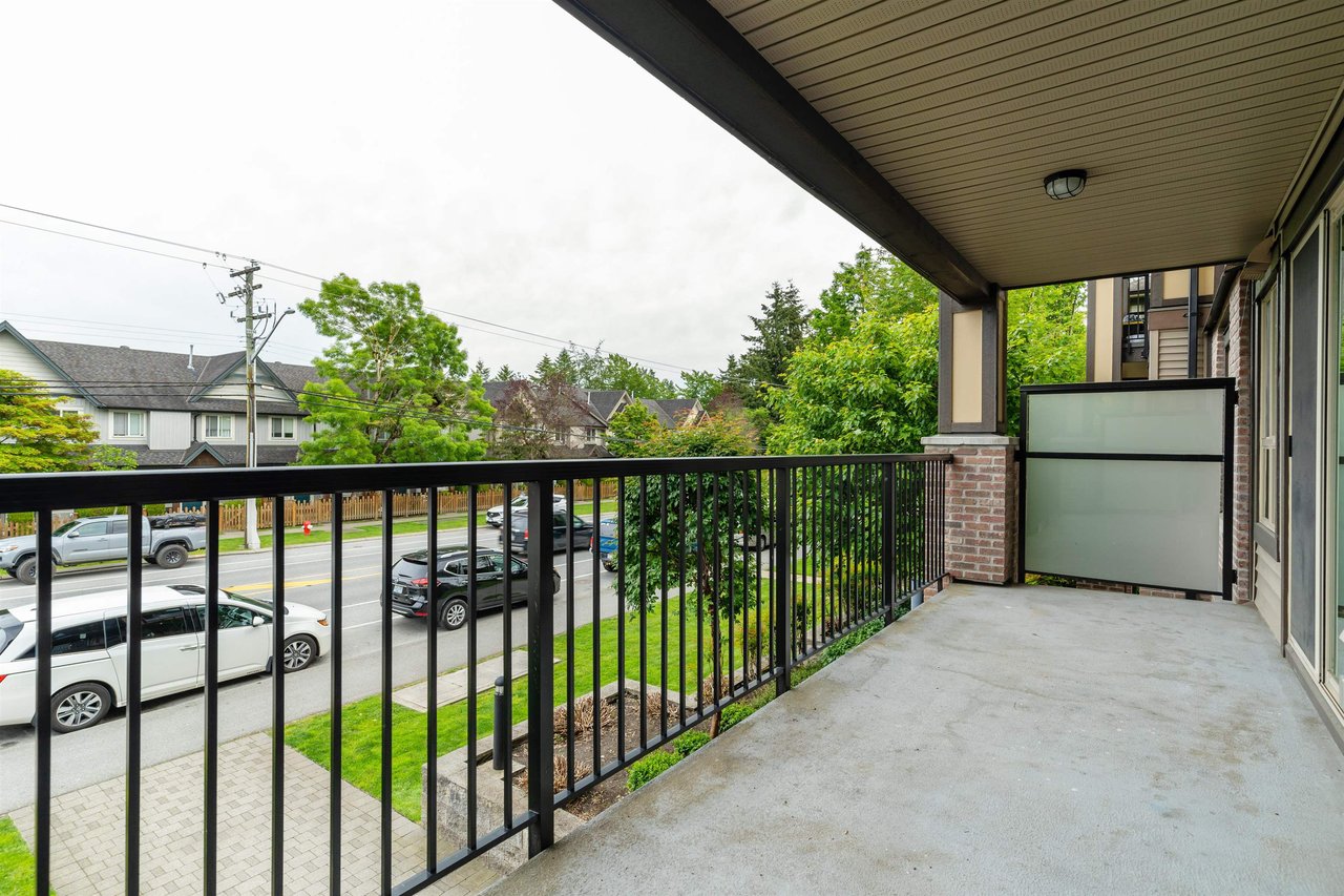 202-8733 160 St