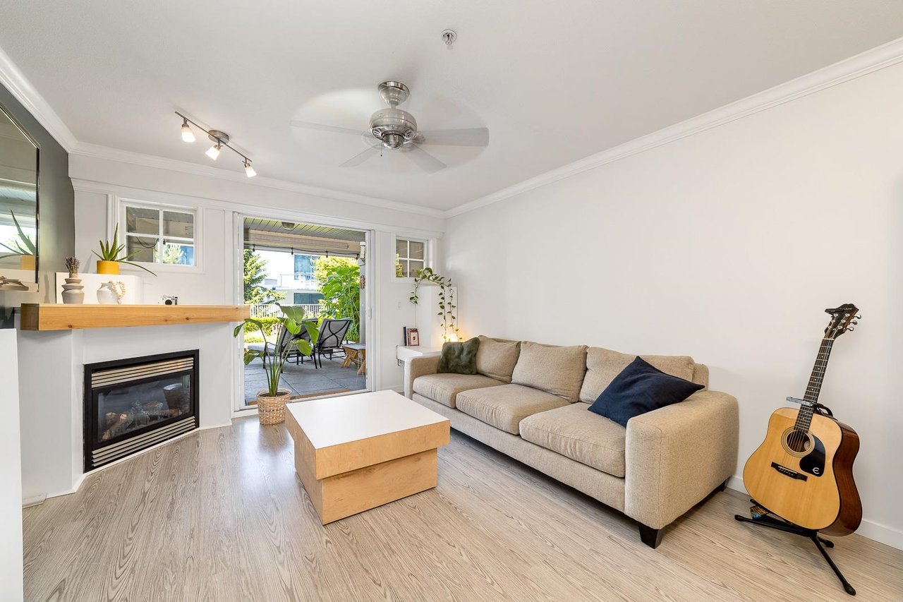 110-15621 Marine Dr