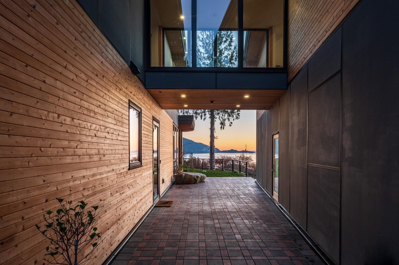 25 Sweetwater Pl