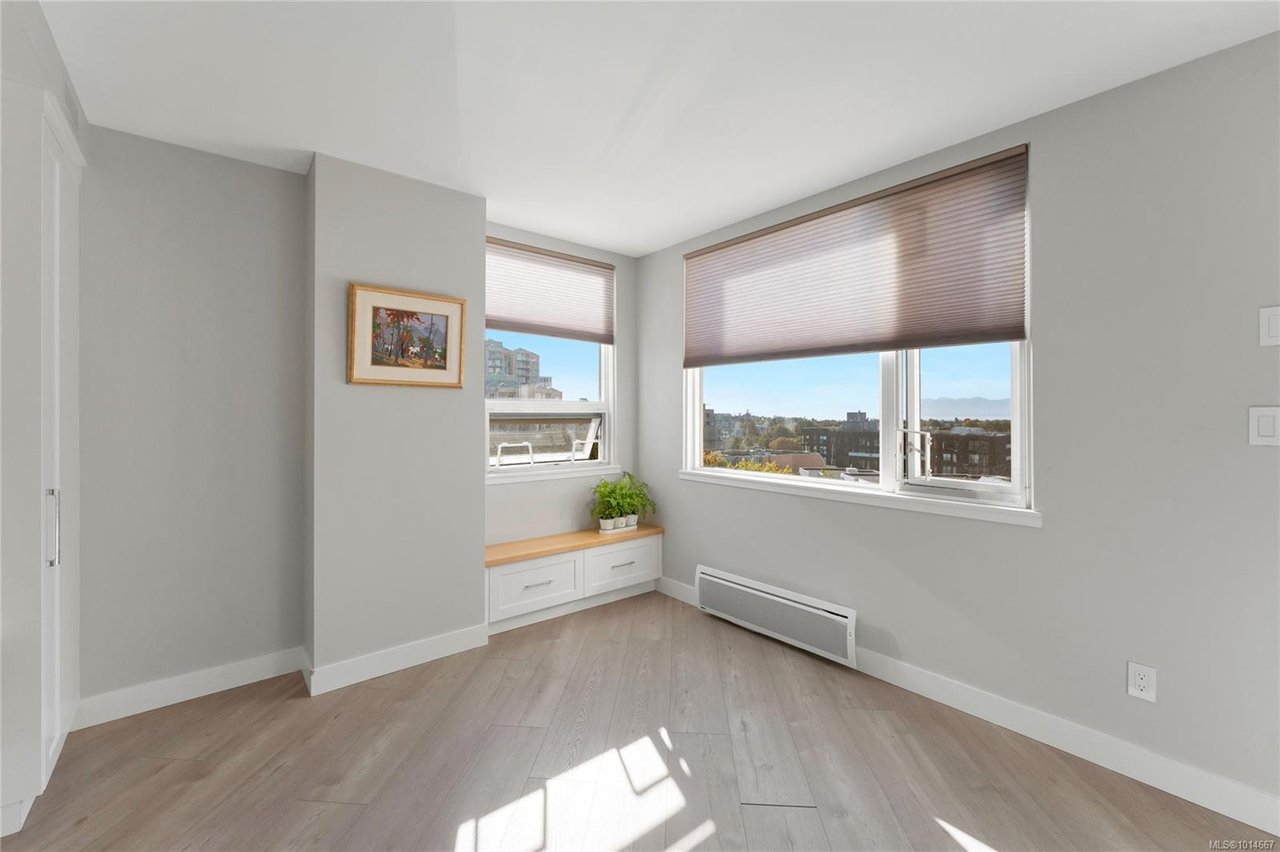 804-930 Yates St, Victoria