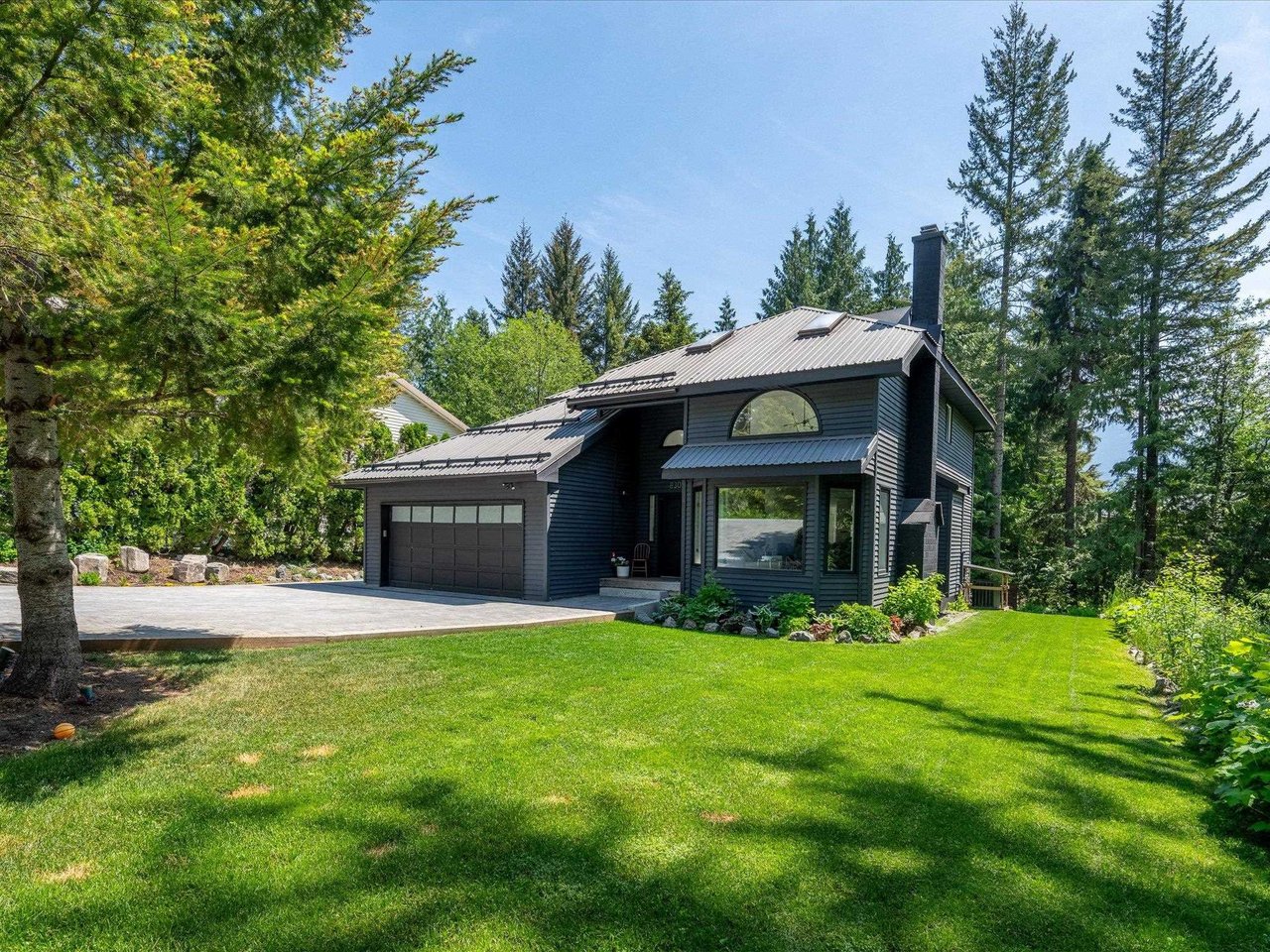 8309 Valley Dr