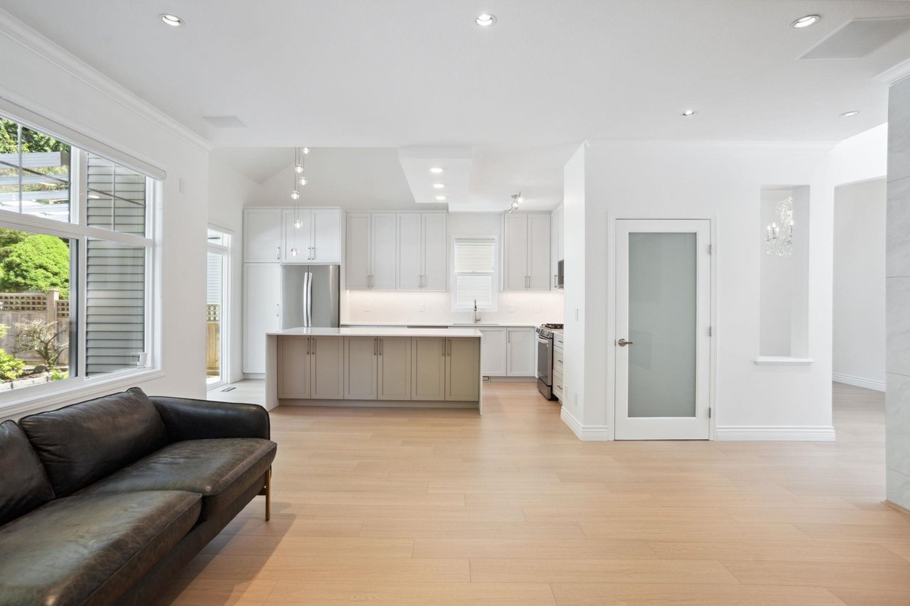 1699 Arbutus Pl