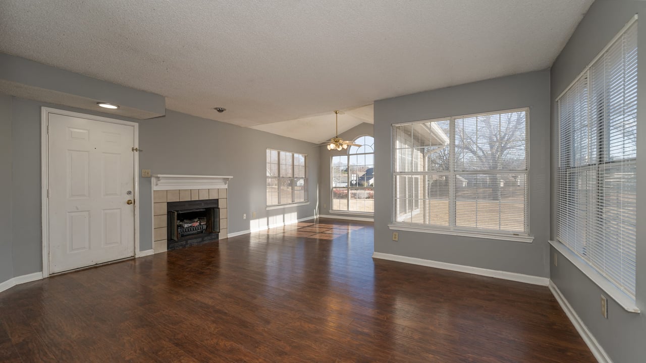 1 Bedroom Condo in Madison City!! Great Price!!