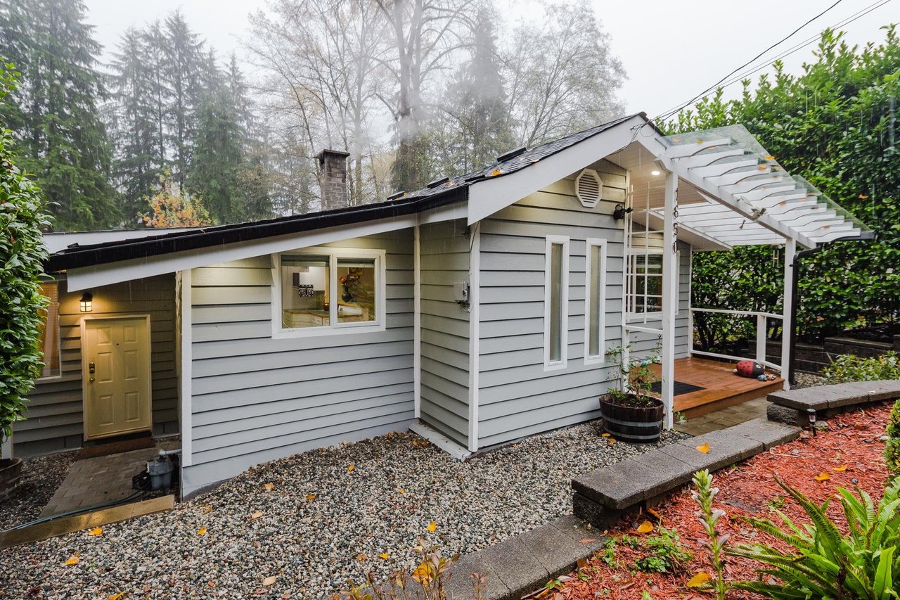 1650 Deep Cove Rd