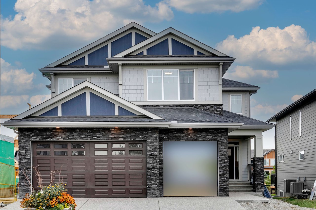 14 Legacy Woods Crescent SE