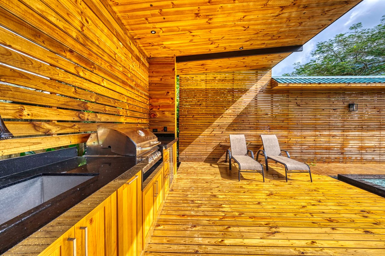 Modern Tropical Villas walking distance to Uvita Town