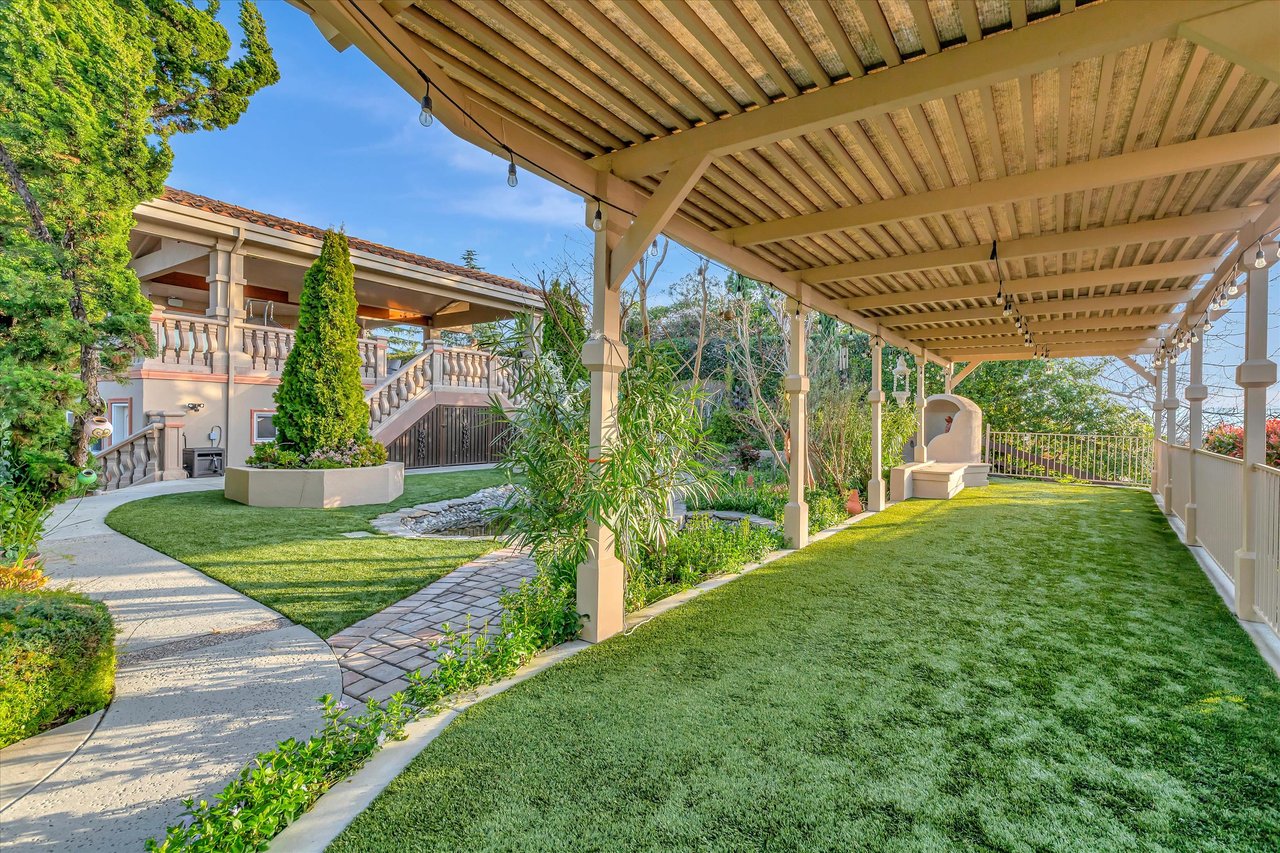 Spectacular Weibel  Residence in Fremont