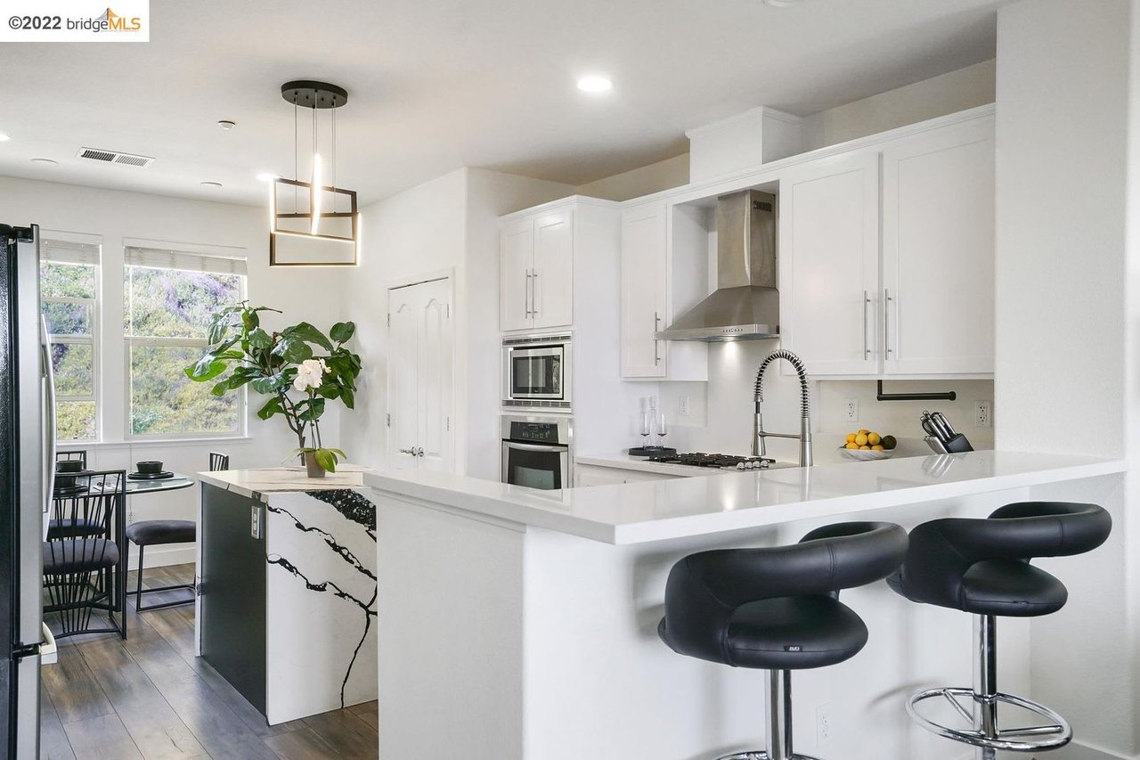 6433 Blue Rock Ct Oakland, CA, 94605