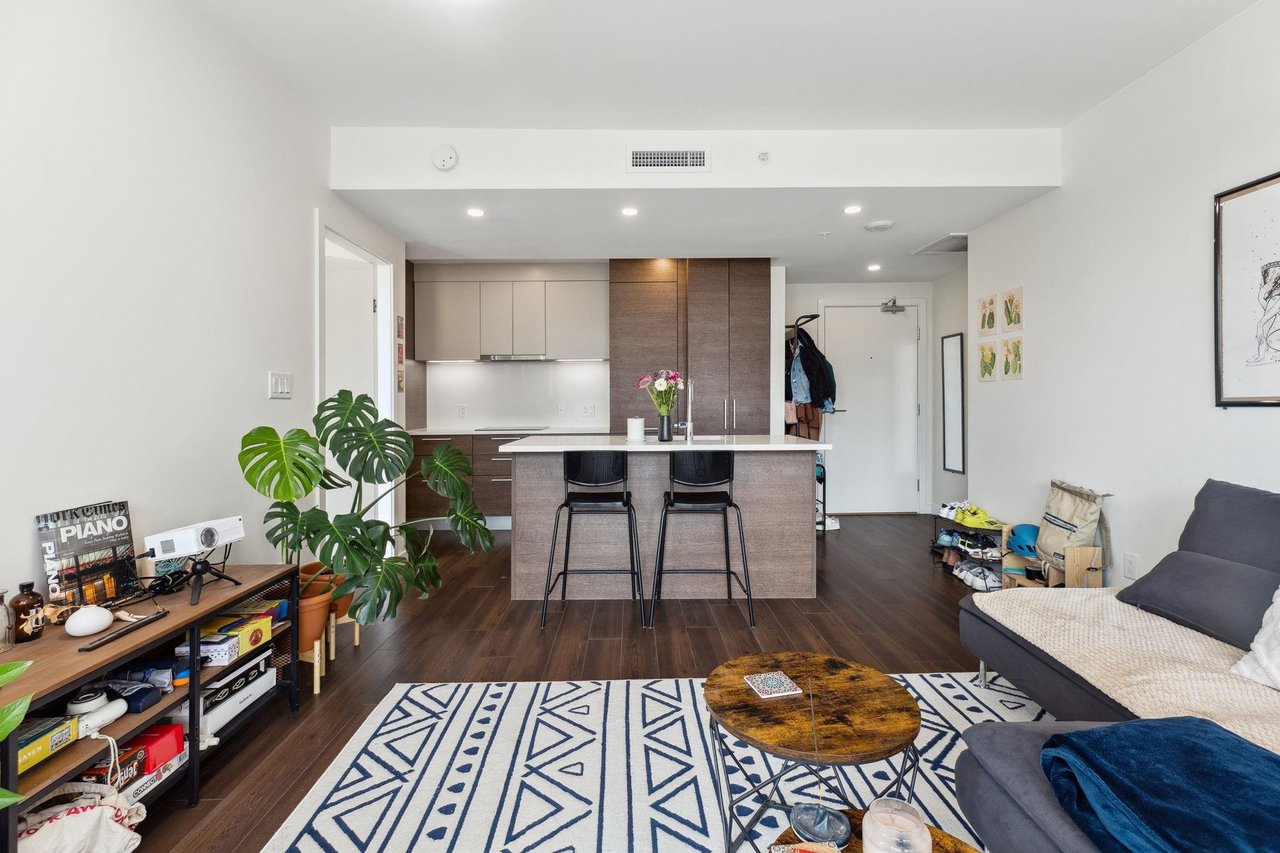 509-285 E 10th Ave