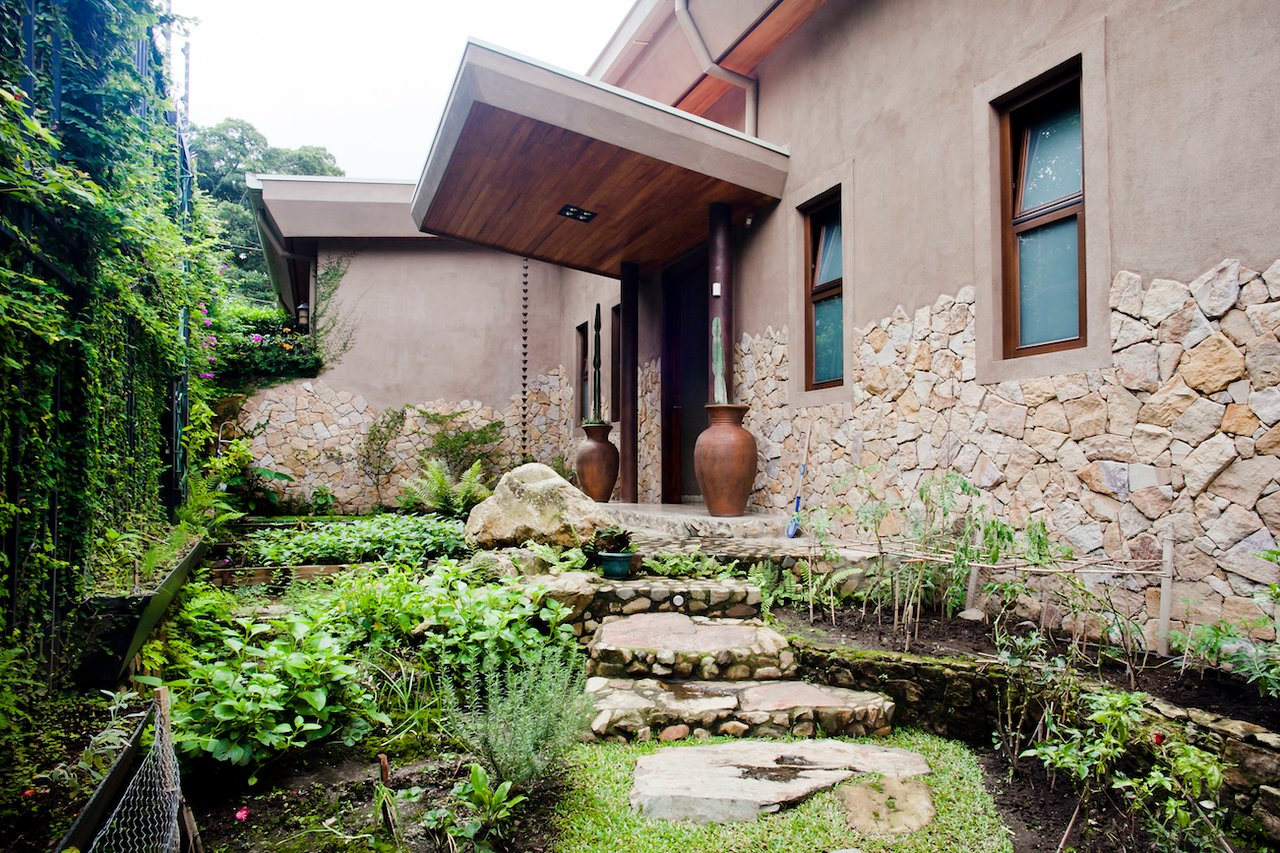 Private Secure Garden Estate, Escazu, San Jose