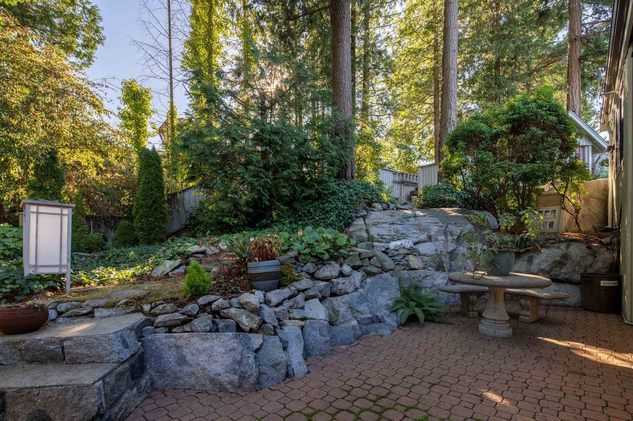 5270 Aspen Cres