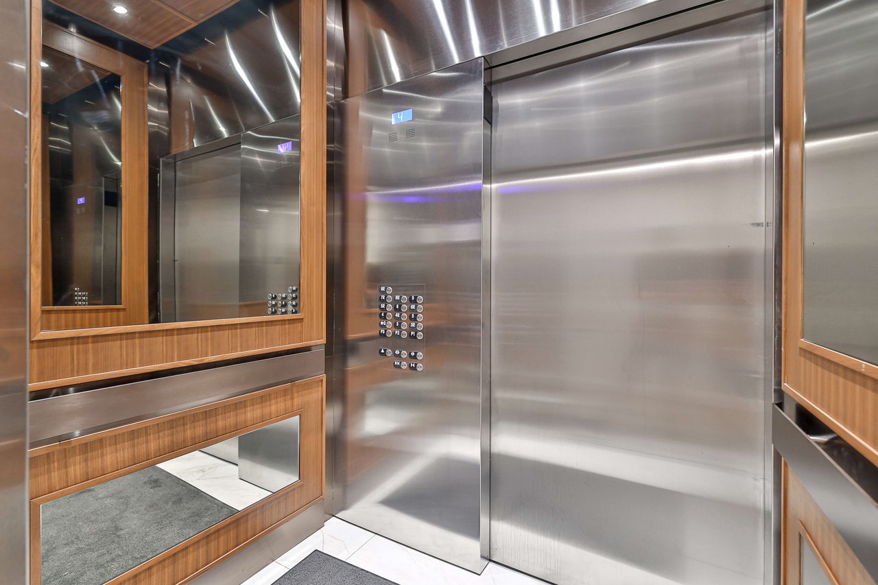 285 Avenue Road Suite #403