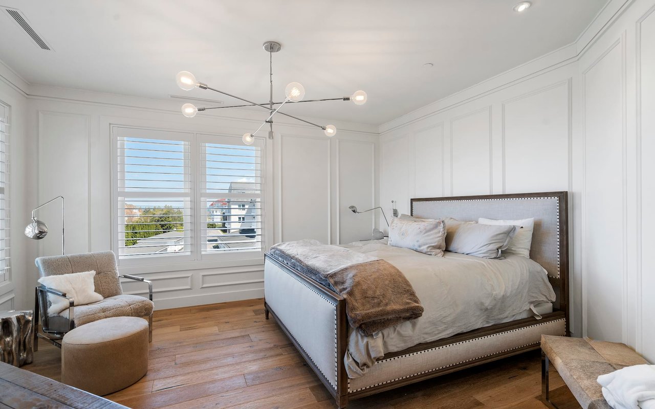 4200 Main Street 25