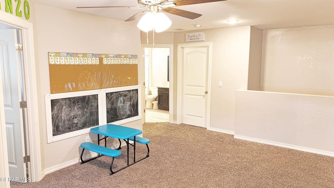 585 Issa Cir