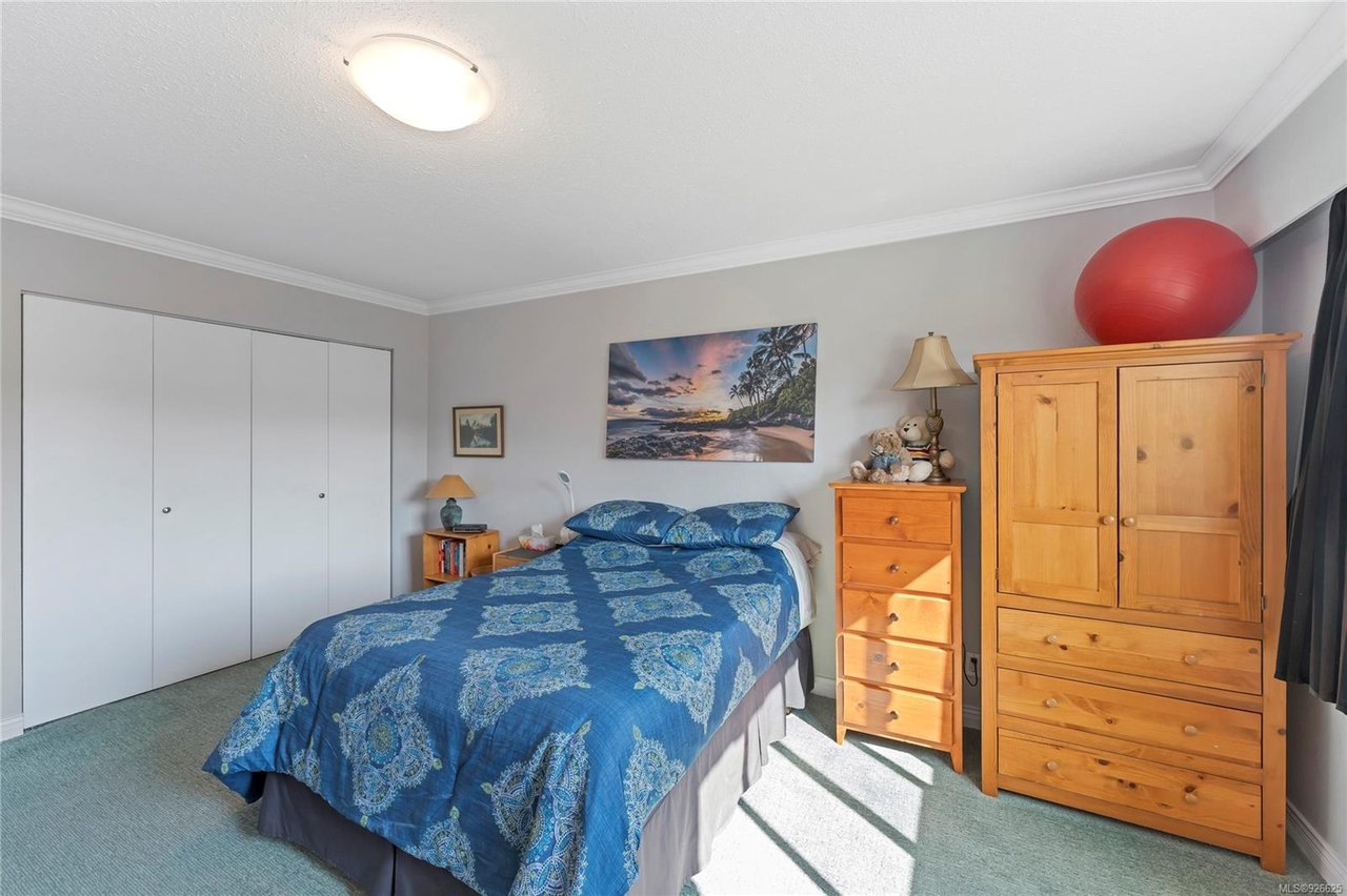 204-848 Esquimalt Rd