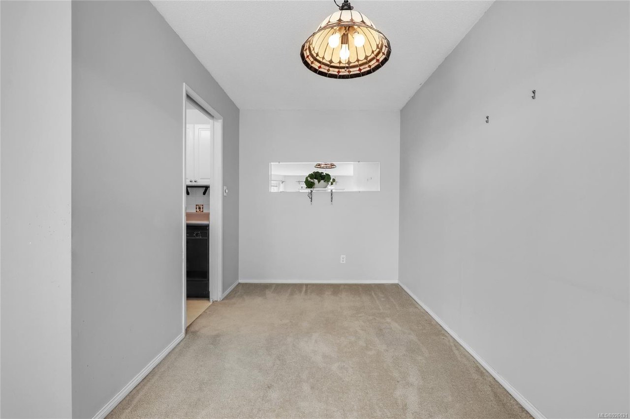 209-651 Jolly Pl