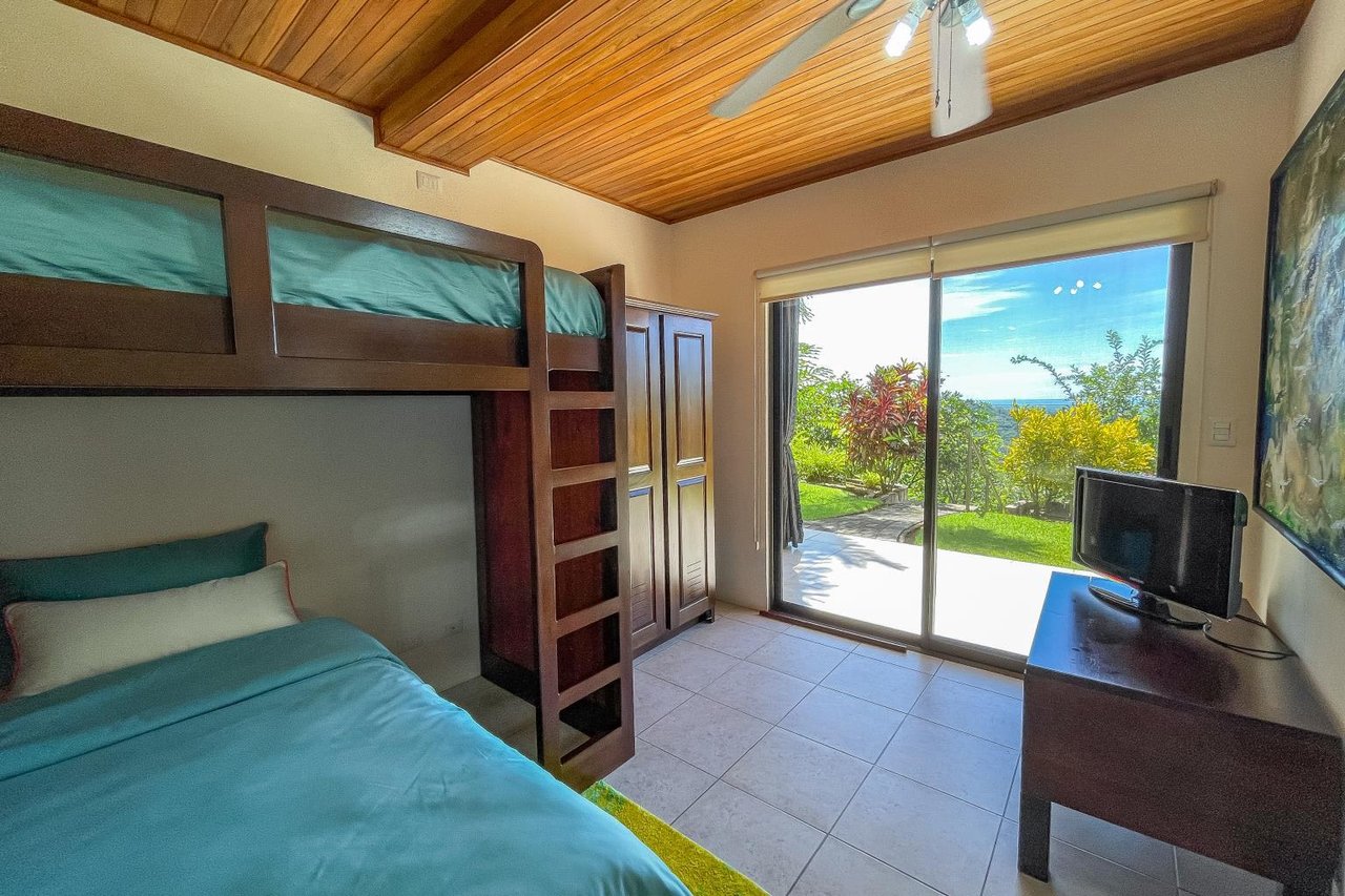 Elegant & Relaxing Beautiful 3 Bedroom Home With Mountain and Ocean Views 3