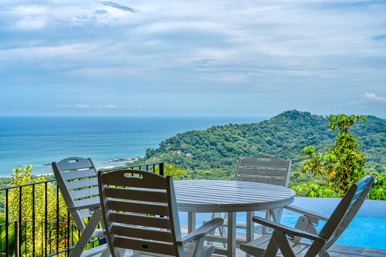 Best Views in Dominical – Home with Apartment and Infinity Pool