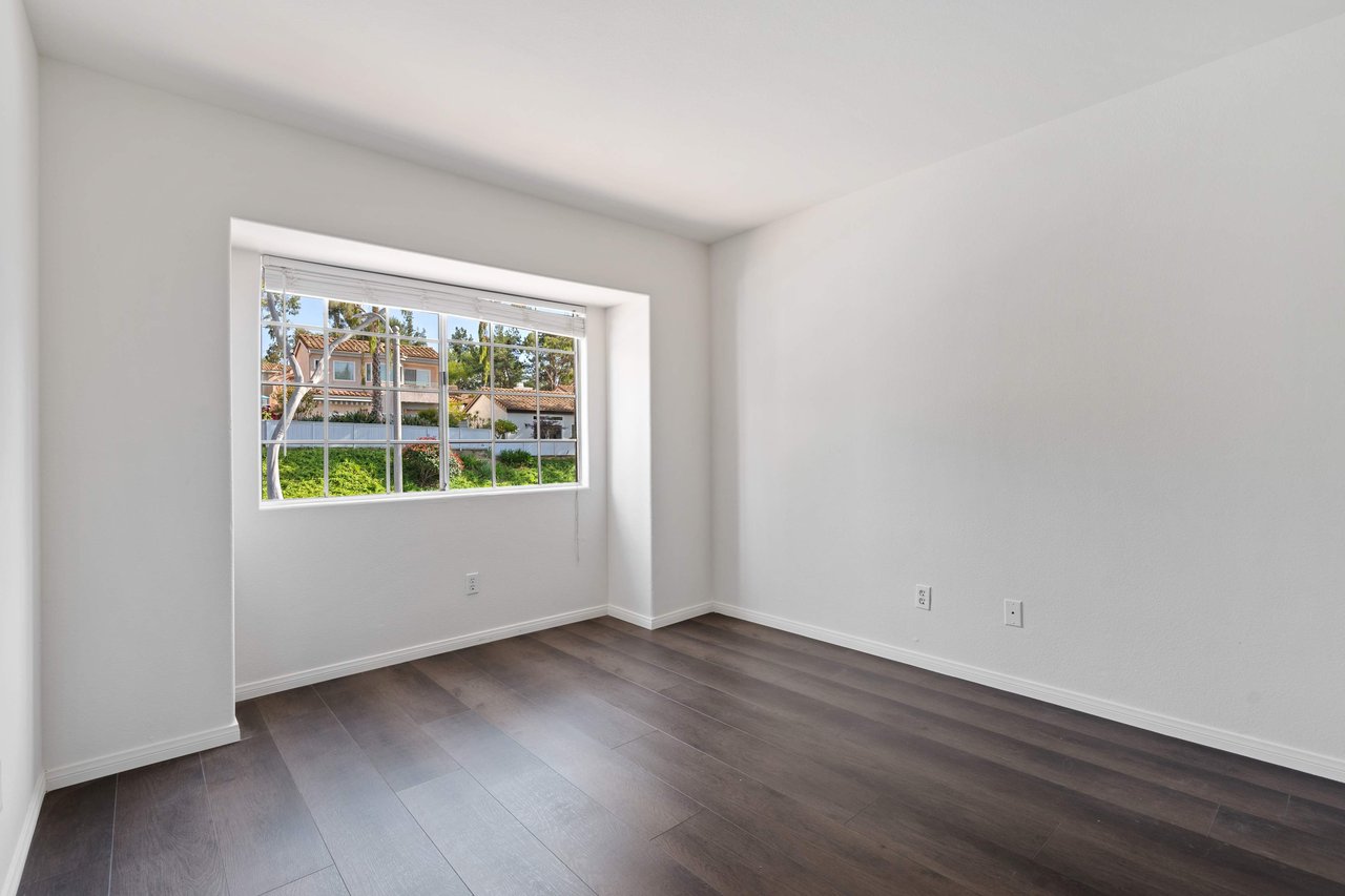 1472 Golfcrest Pl