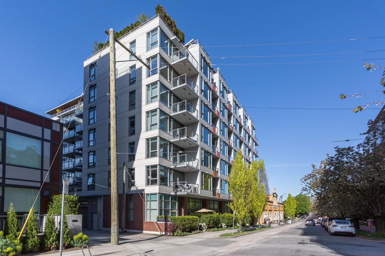 512-251 E 7th Ave