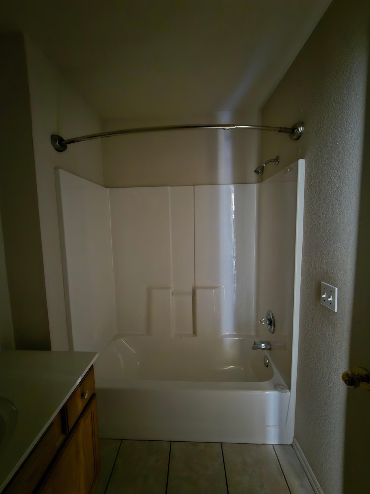 $500 toward first month's rent if leased by October! 1240 Kingston Road