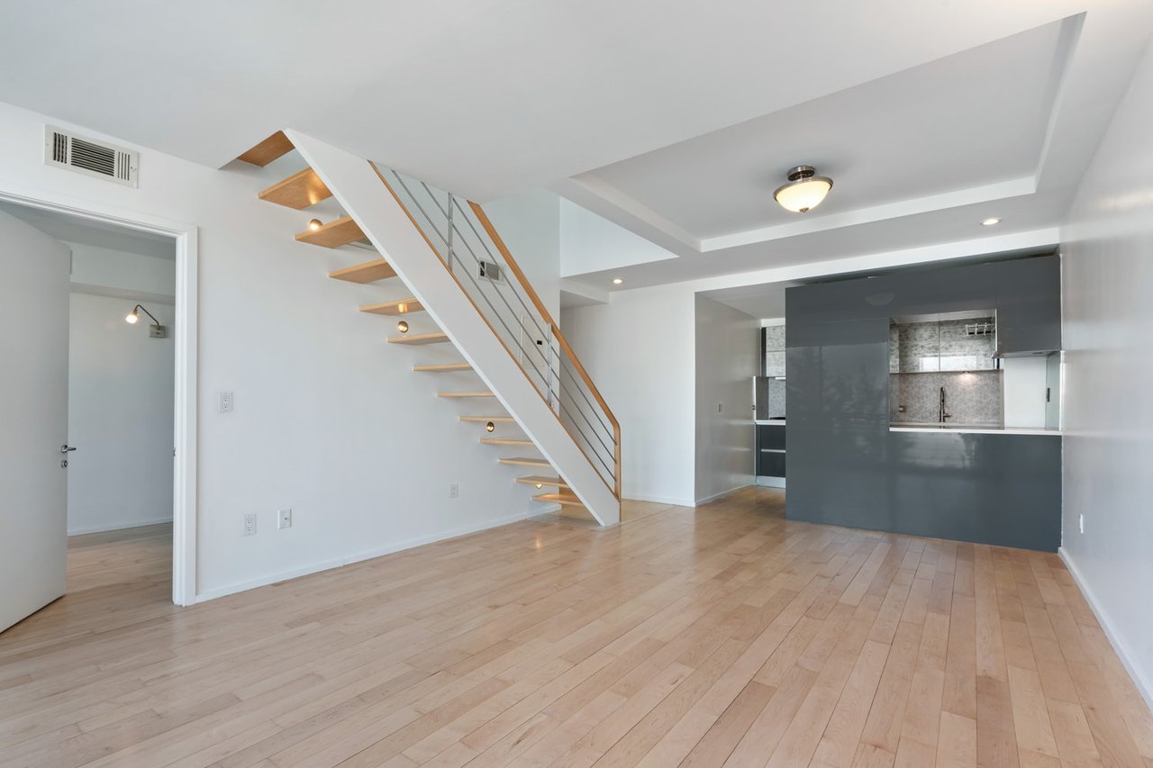 935 Pacific St, #302