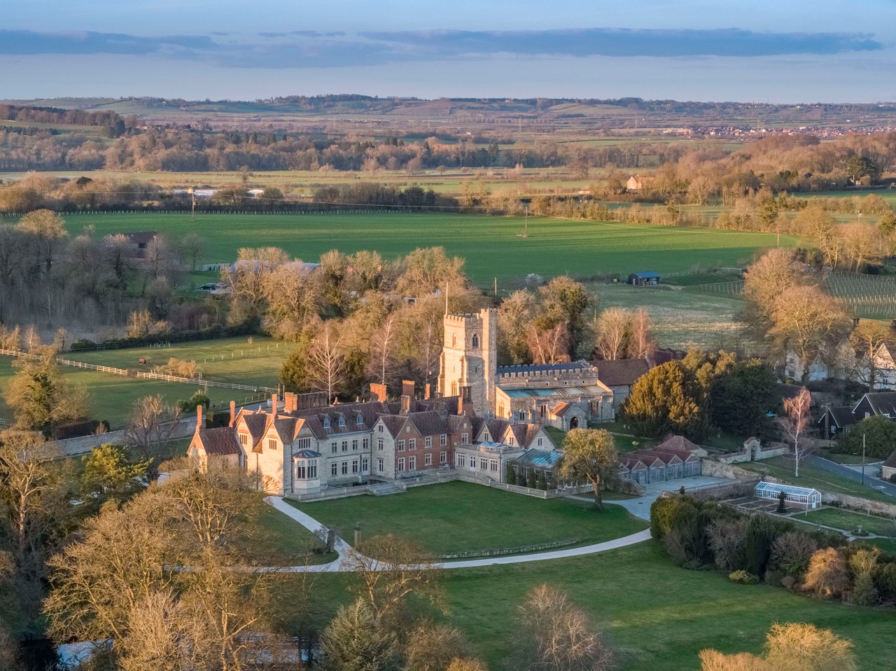 William the Conqueror Lord Odo Chiltern Hills Buckinghamshire medieval Dinton Hall