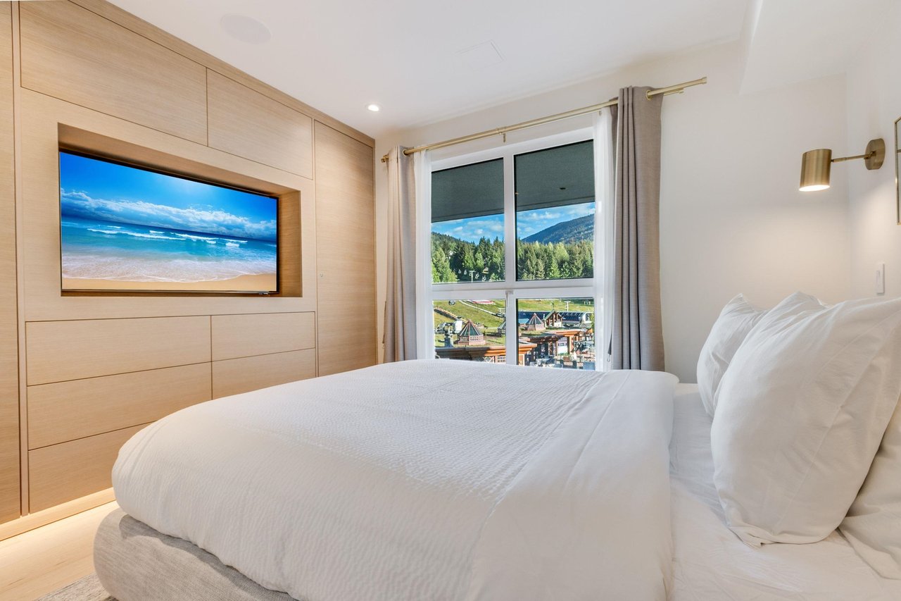 417-4557 Blackcomb Wy