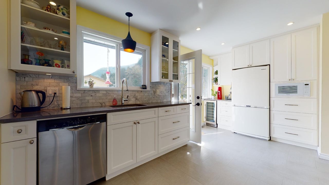 38240 Myrtlewood Cres