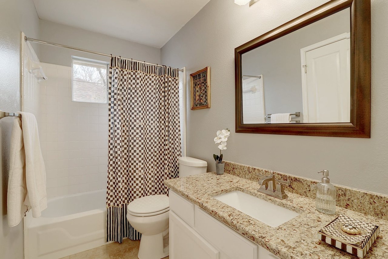2432 Falcon Dr
