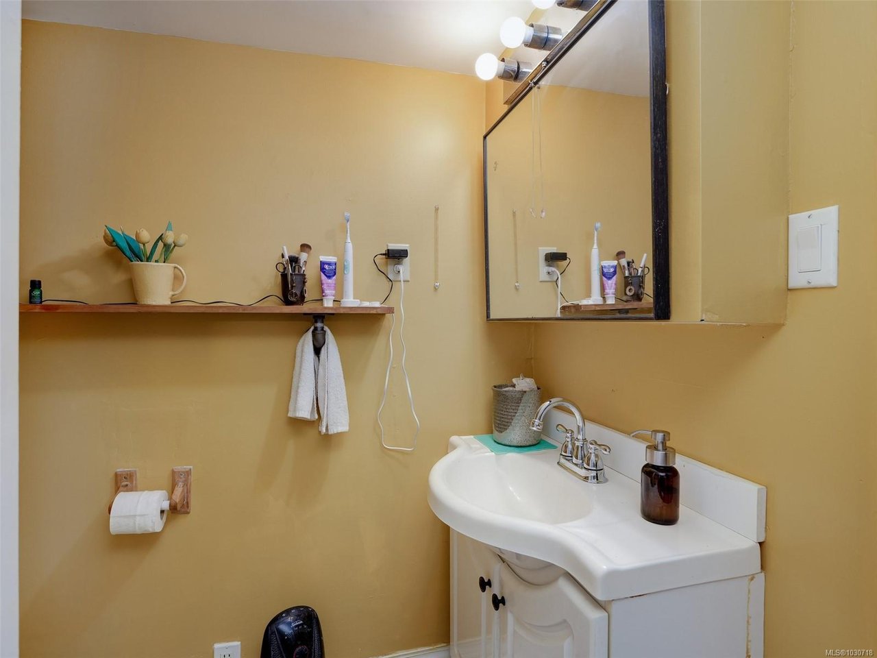506 Gore St, Esquimalt