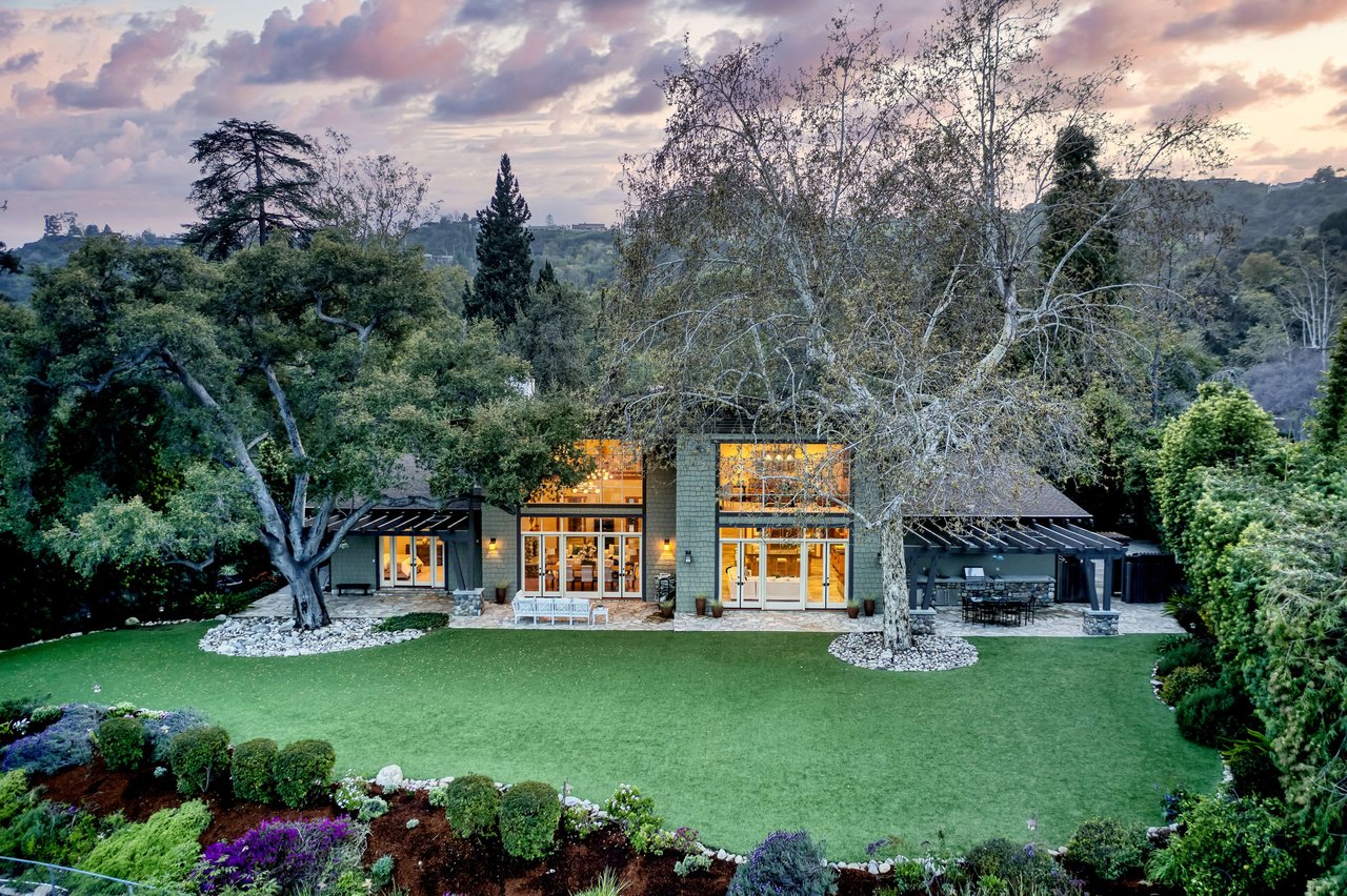 Phenomenal Custom-Designed Contemporary Craftsman On Heatherside Road, Pasadena