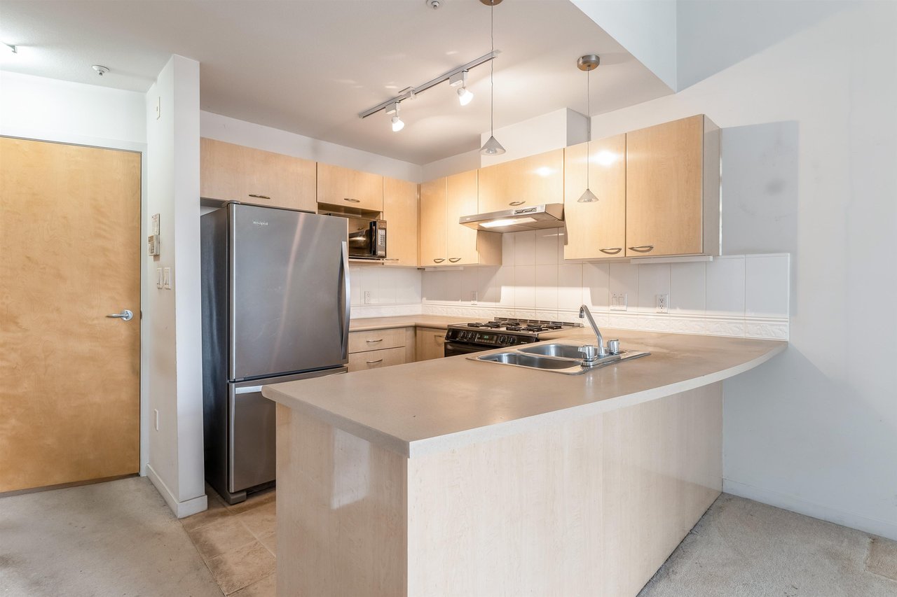 628 W 7th Ave