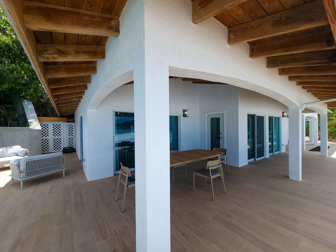 036 Villa 28 Lambert BeachFront