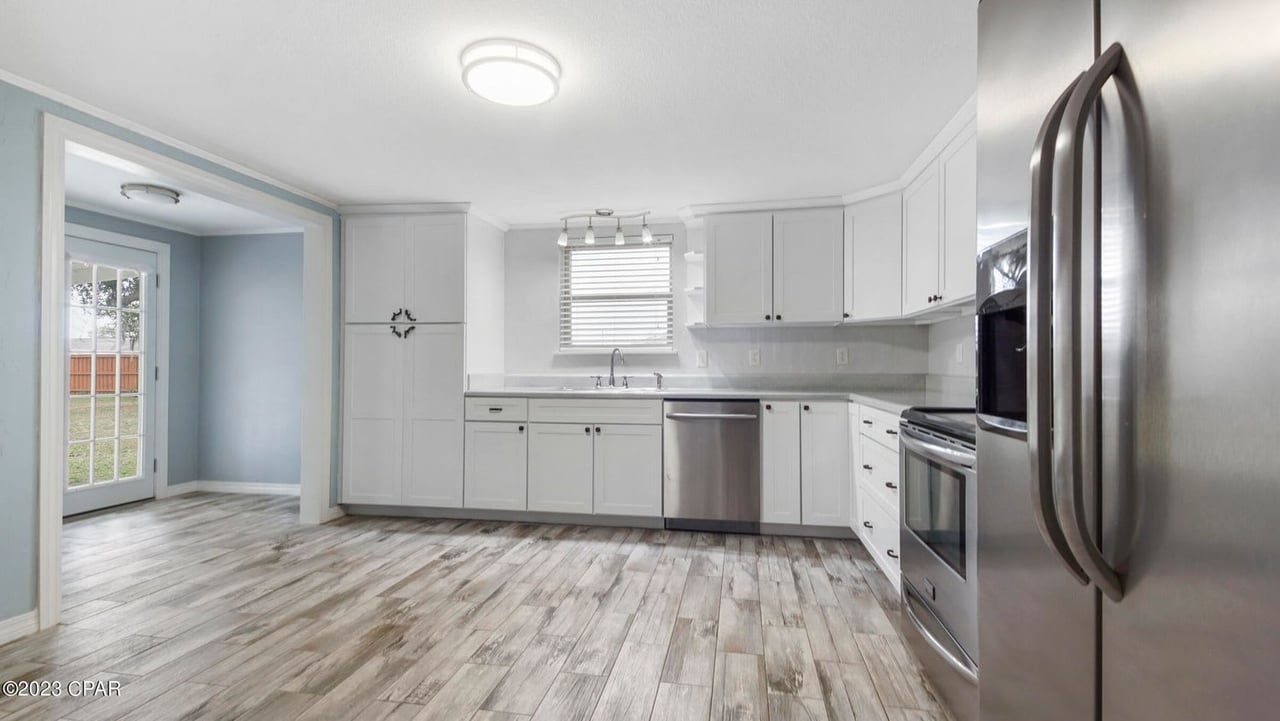 635 S GAY Avenue