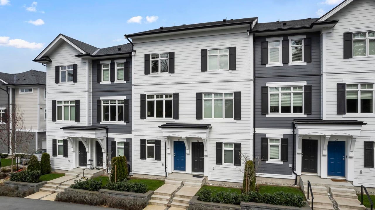 21-2070 Oak Meadows Dr