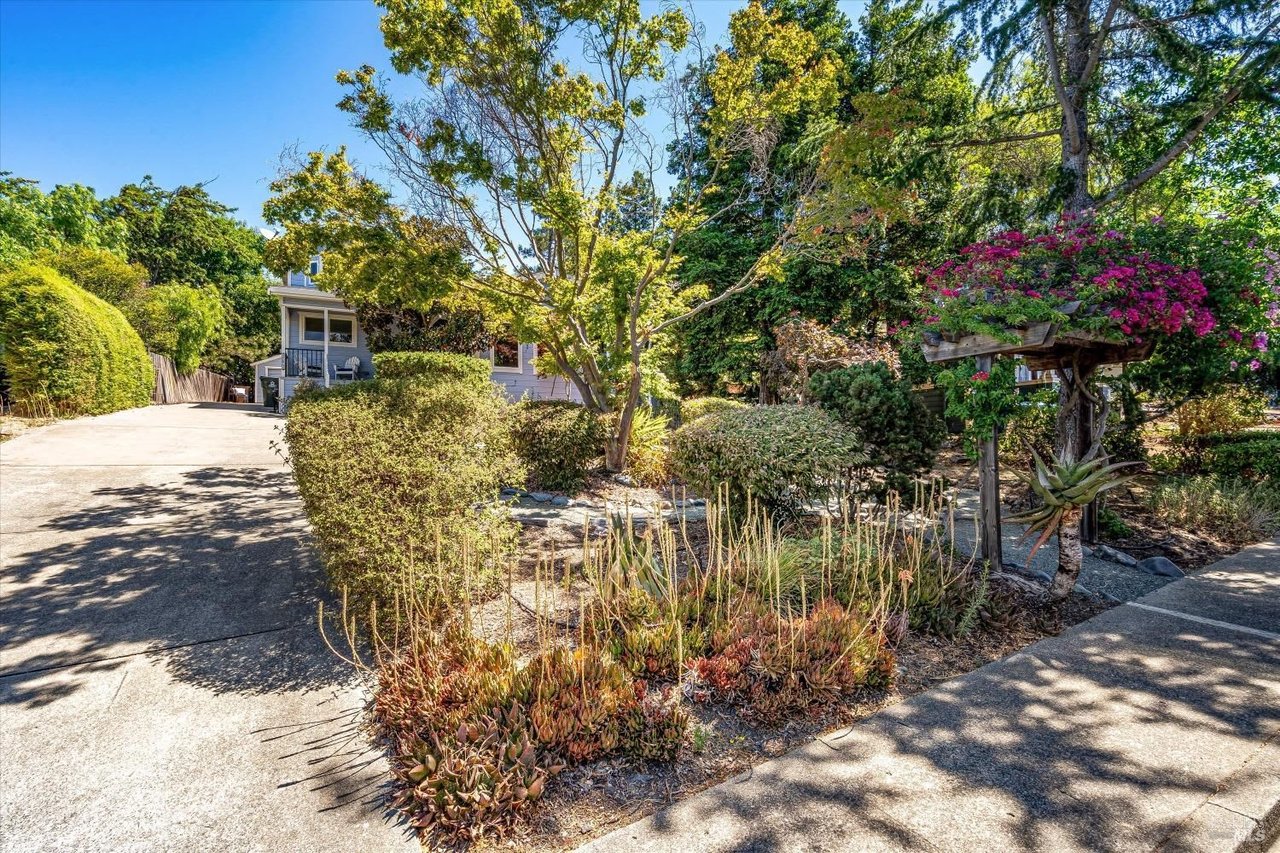 A Lovely Bungalow in the Heart of Downtown Benicia