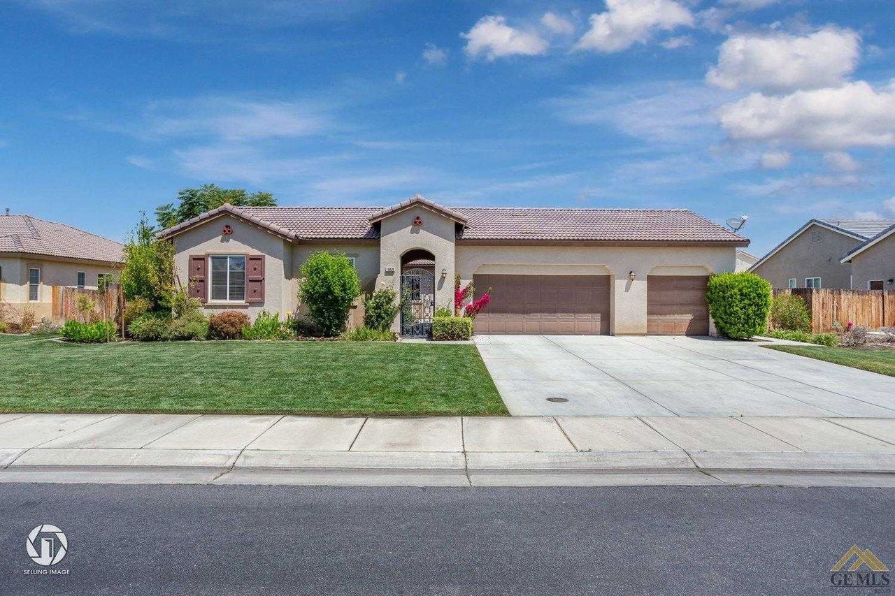 15828 Carparzo Dr