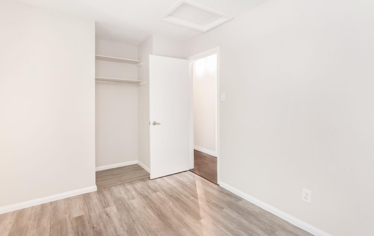 1308 Valerie Cres