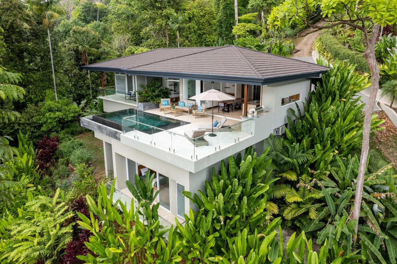 Modern Tropical 4 Bedroom Ocean View in Gated Community