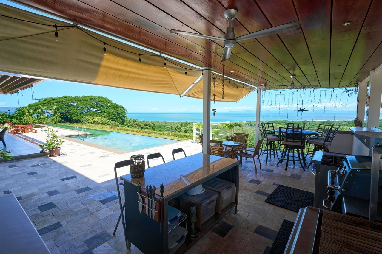 Hilltop Luxury Heliport Estate, Jaco, Puntarenas