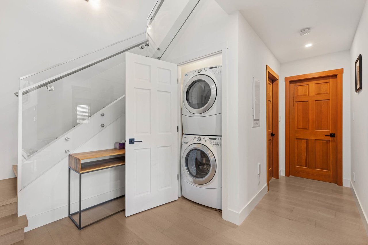 406-3317 Ptarmigan Pl