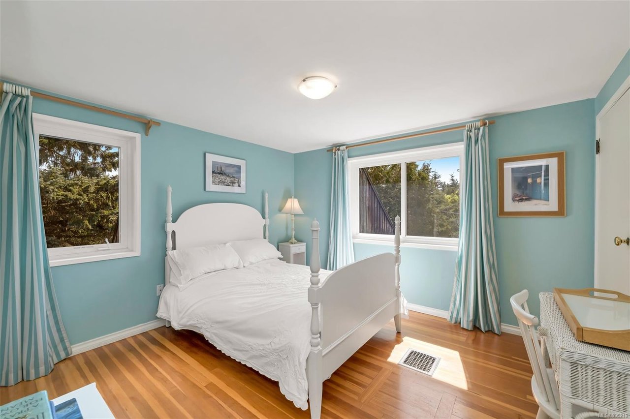36 Tovey Cres, View Royal