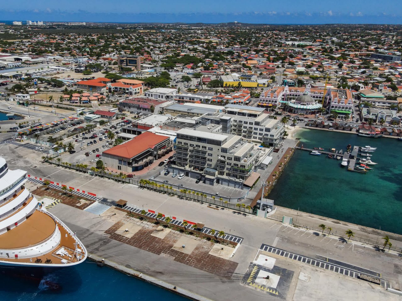 Harbour House 602 S