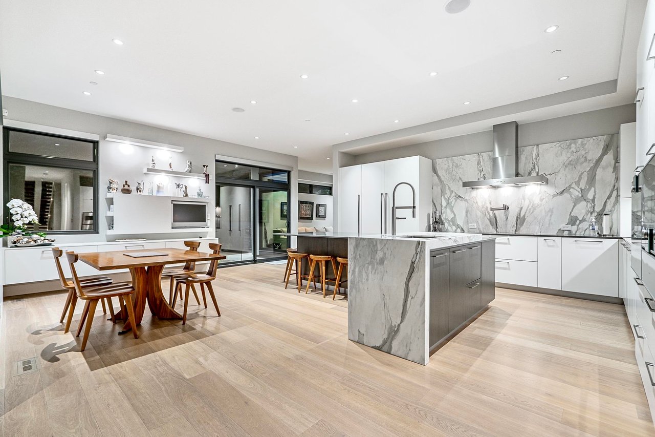 6255 St. Georges Cres