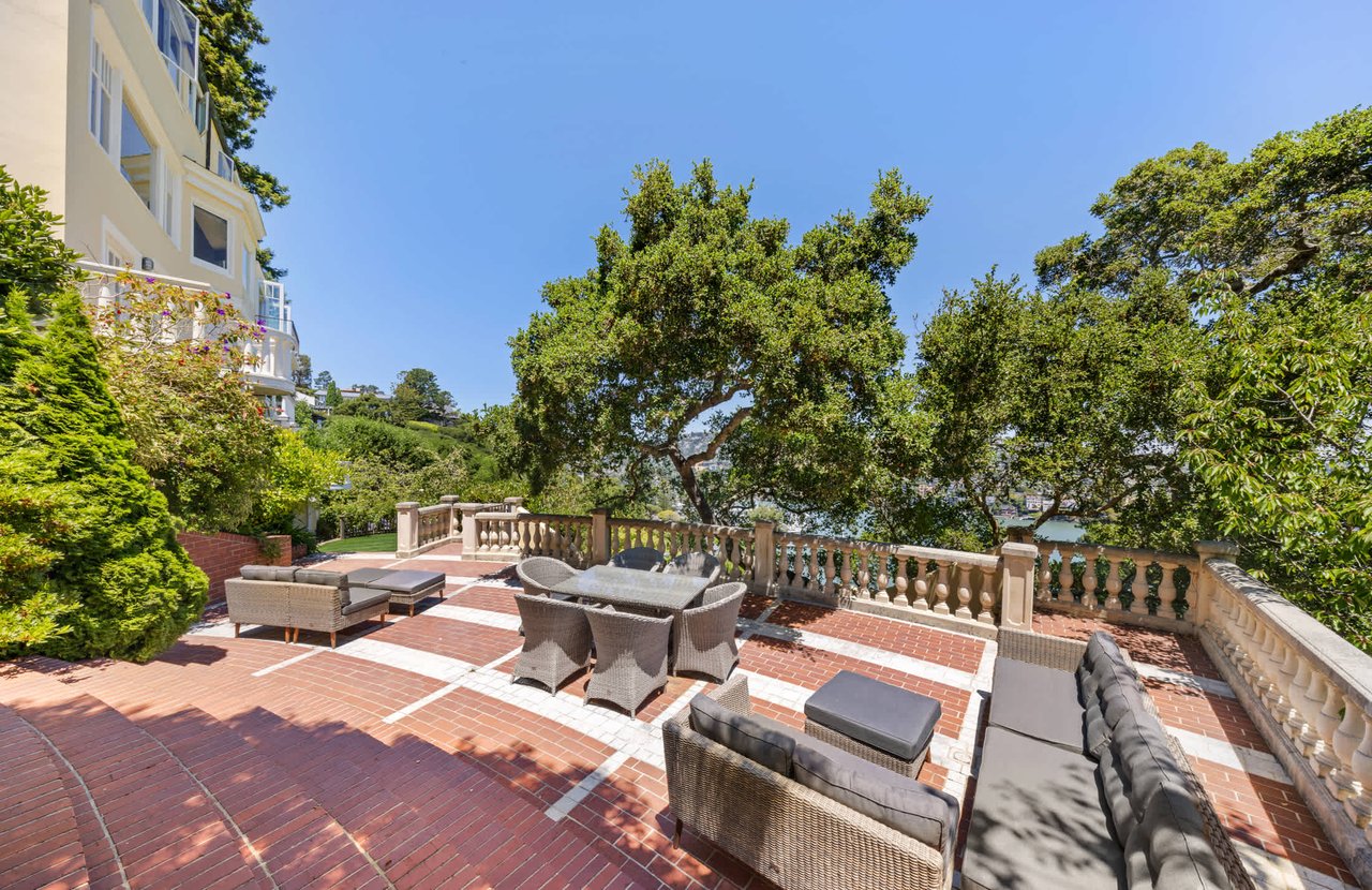 Iconic Belvedere View Estate