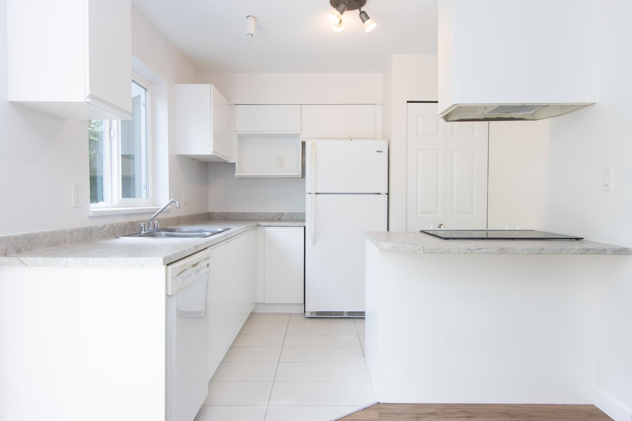 108-40100 Willow Cres