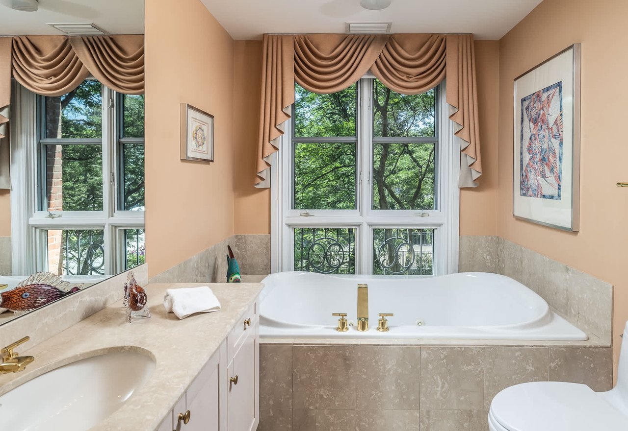 Bridle Path Meets Lawrence Park Grand Condo